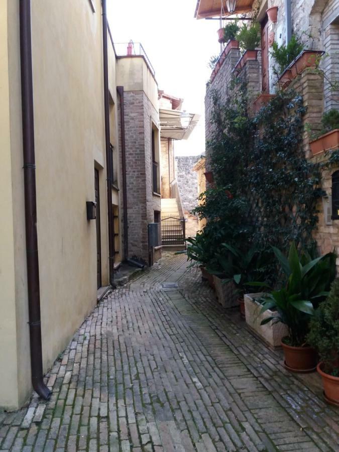 Dimora Il Castello Assis Exterior foto