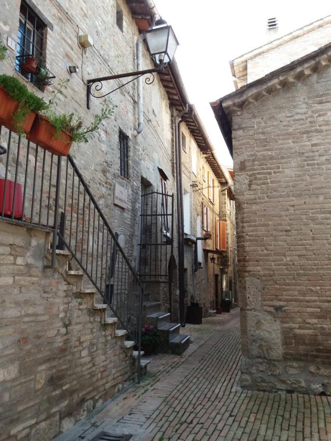 Dimora Il Castello Assis Exterior foto