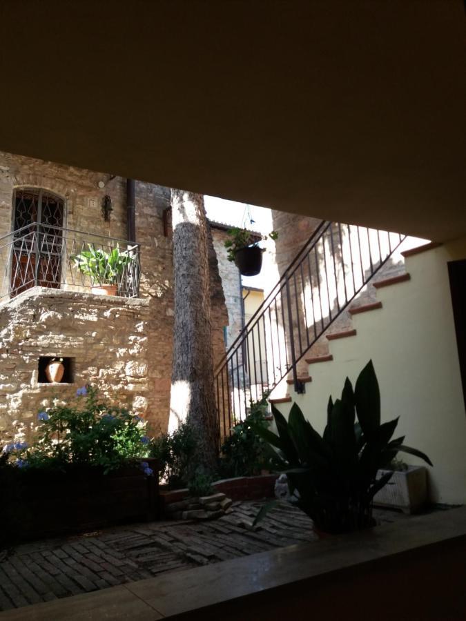 Dimora Il Castello Assis Exterior foto